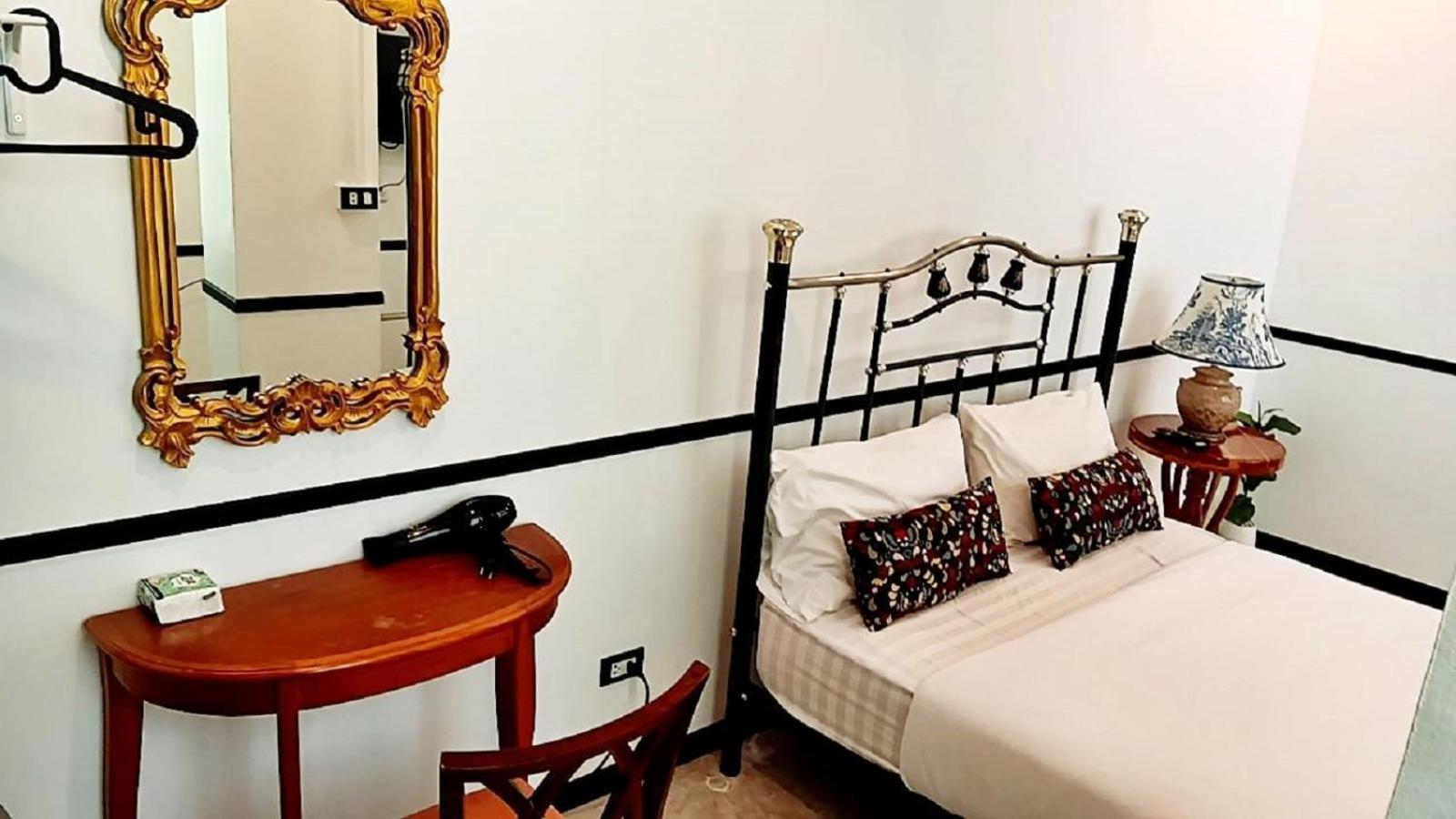 The Character Yaowarat V เดอะ คาแรคเตอร์ เยาวราช 3 Apartamento Banguecoque Exterior foto